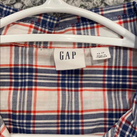 Button up Gap shirt - Picture 2 of 3
